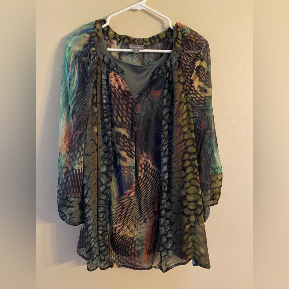Womans size 2x green multi color polyester blouse from Dress Barn Roz and Ali